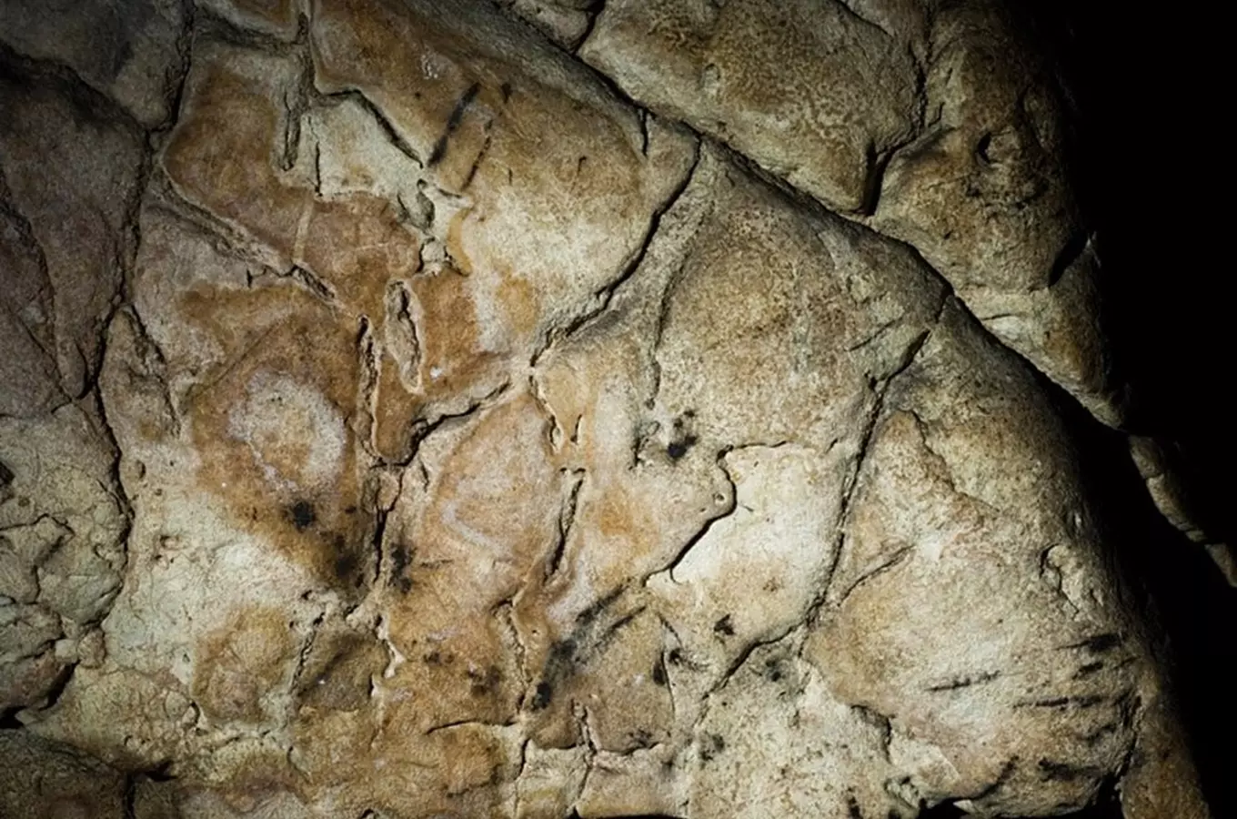 Jeskynní malba v Kateřinské jeskyni - nejstarší kresba v České republice