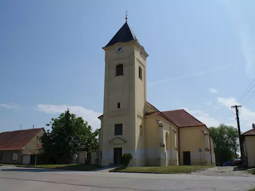 Kostel sv. Oldřicha a Metoděje ve Strachotíně
