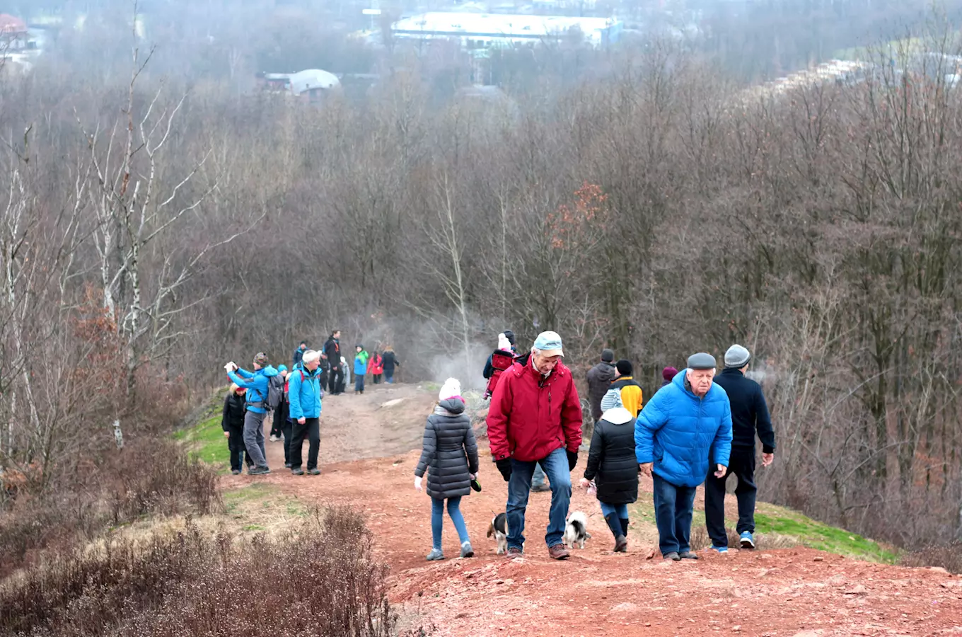 Účastníci výstupu na haldu Emu 2020