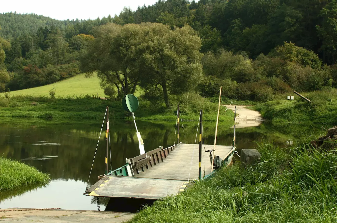 Přívoz Nadryby na Berounce – poslední přívoz na ruční pohon