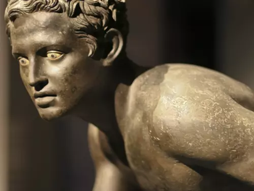 římská socha běžce