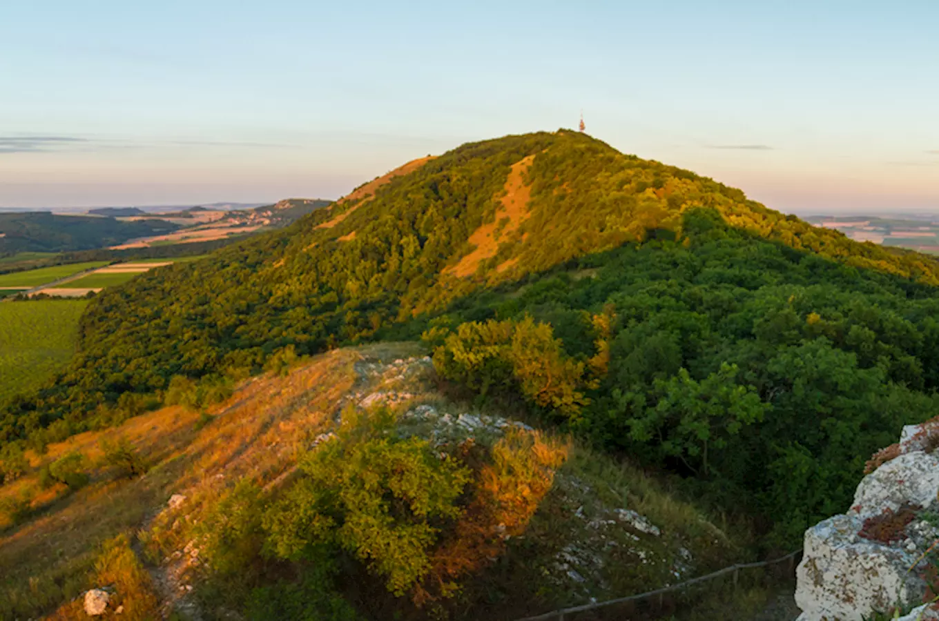 Děvín – nejvyšší vrchol Pavlovských vrchů