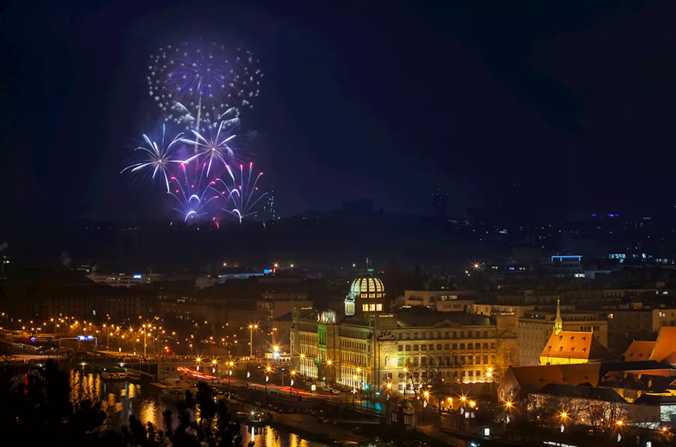 Novoroční ohňostroj v Praze na Vyšehradě