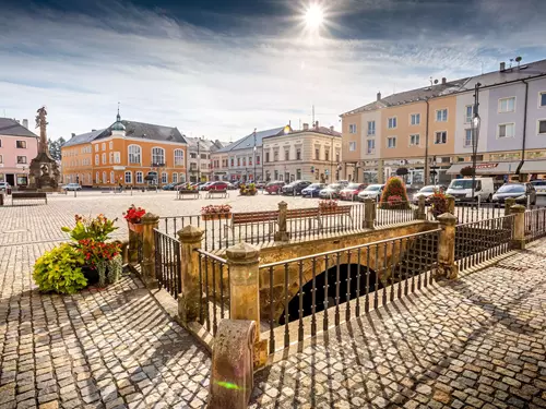 Falknov, Staromák a Valmez: Jak se v Česku měnila jména měst, ulic i náměstí