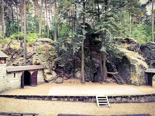 Lesní divadlo ve Sloupu v Čechách