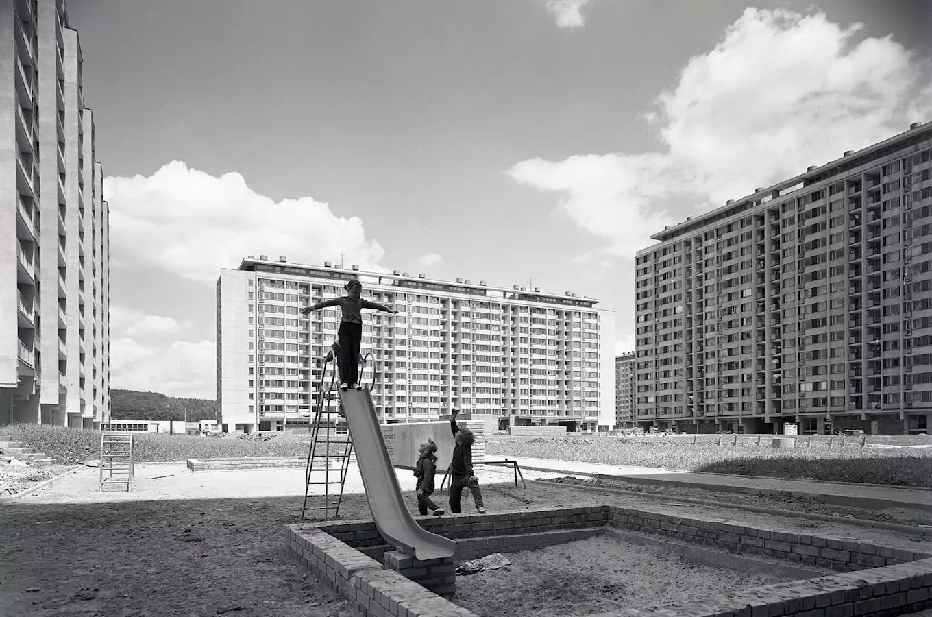 Bydliště: panelové sídliště - Plány, realizace, bydlení 1945–1989