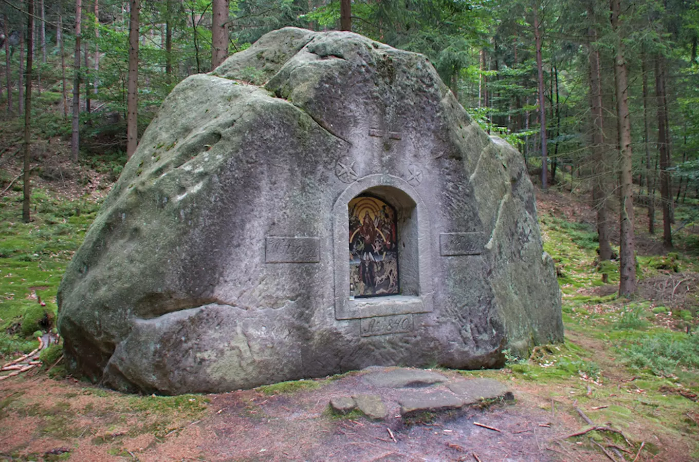 Výklenková kaple Posledního soudu v Jetřichovických skalách 