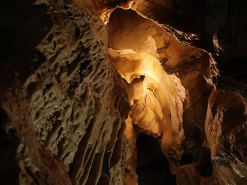 Jeskyně Na Pomezí – mramorová perla Rychlebských hor