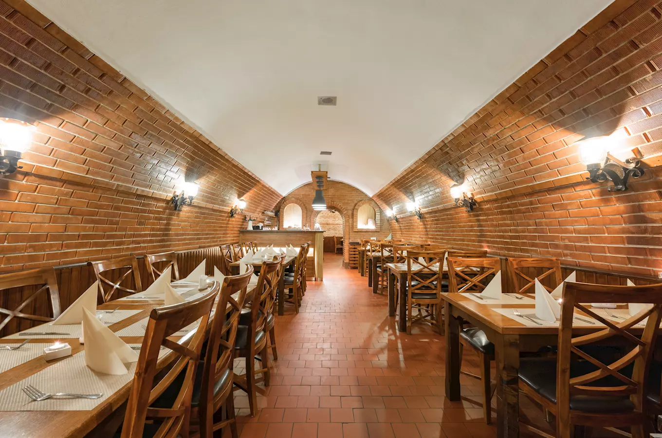 Restaurace na nachází ve stylové vinárně