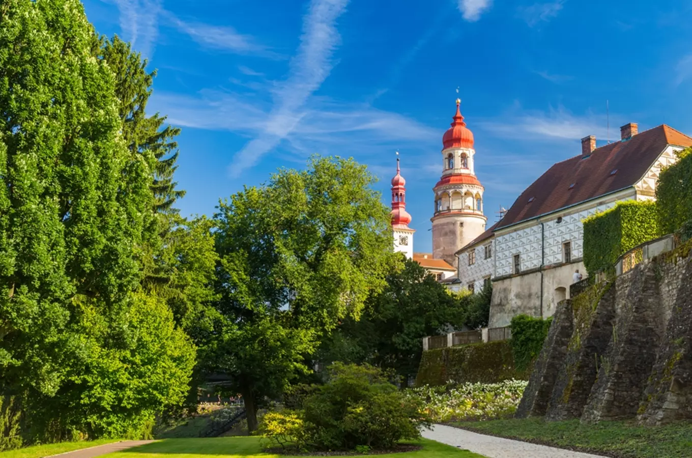 Zámek Náchod láká na prohlídky zámku především děti