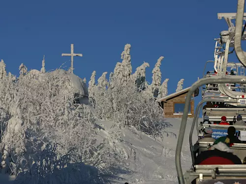 Denní skipas ve Ski areálu Špicák prijde lyžare na 580 korun