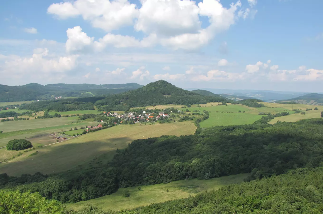 Hrad Panna nad obcí Řepčice