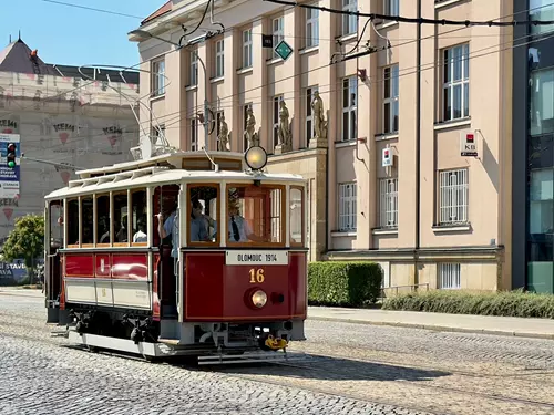 Historická tramvaj č. 16 z roku 1914 – historická kráska v Olomouci