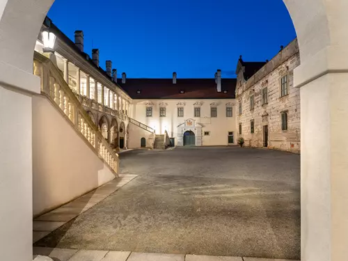 Hradozámecká noc na zámku Uherčice