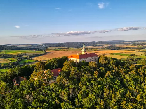 Země za ostnatým drátem: Tankový prapor, Černí baroni, Král Šumavy a další filmy