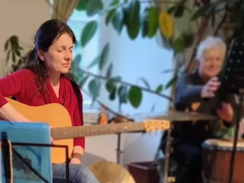 Klášter Sázava – koncert písničkářky Daniely Šimonové a Ladislava Frydrýna – Oceán míru