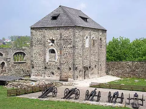 Chebský hrad – jedinečná ukázka falce na našem území s unikátní dvojitou kaplí