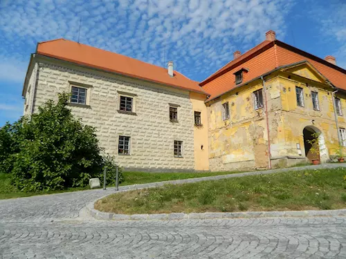 Starý Czerninský zámek v Chudenicích a muzeum Josefa Dobrovského