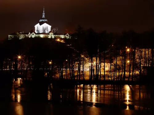 Poutní kostel na Zelené hoře a Nikodémova noc: netradiční večer ve Žďáru nad Sázavou