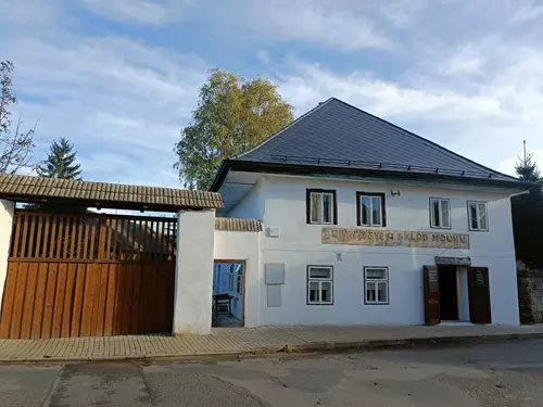 Den otevřených dveří s koncertem a degustací