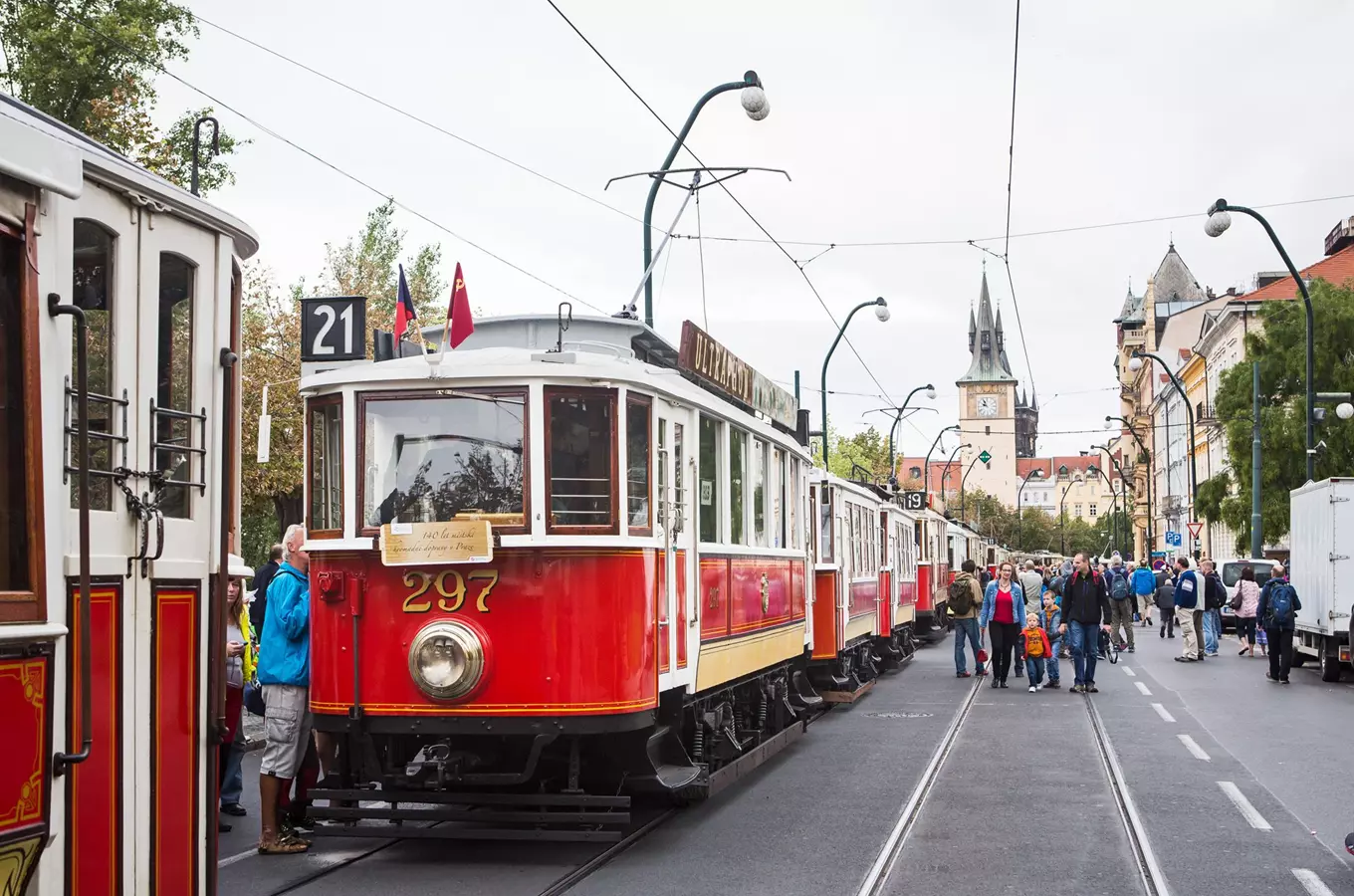 Průvod tramvají v Praze