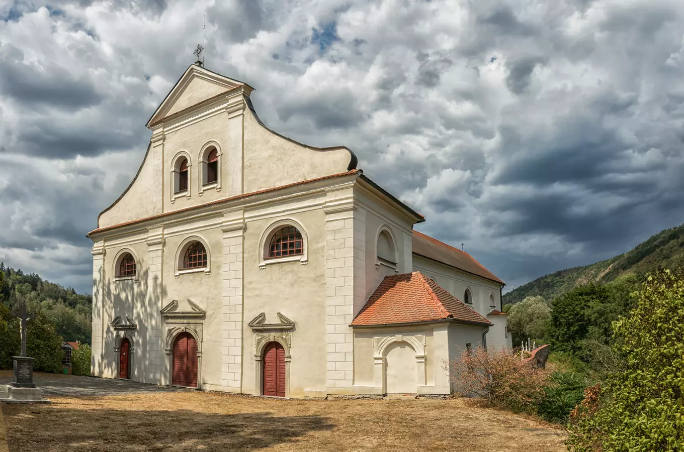 Kostel Nanebevzetí Panny Marie v Černvíru 