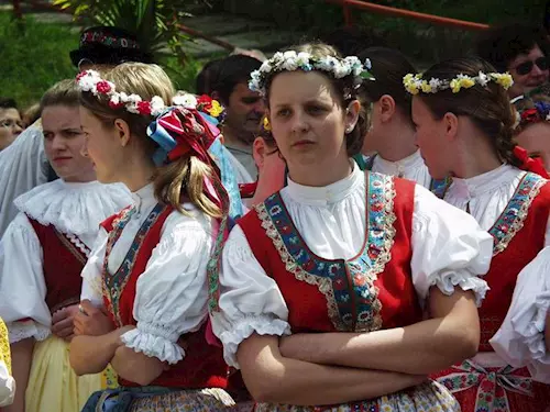 Velkým svátkem v moravských lázních Luhacovice je 9. - 11. kvetna obrad Otevírání a svecení pramenu