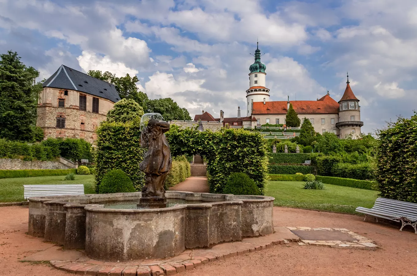 Otevření zámku rodiny Bartoň-Dobenín