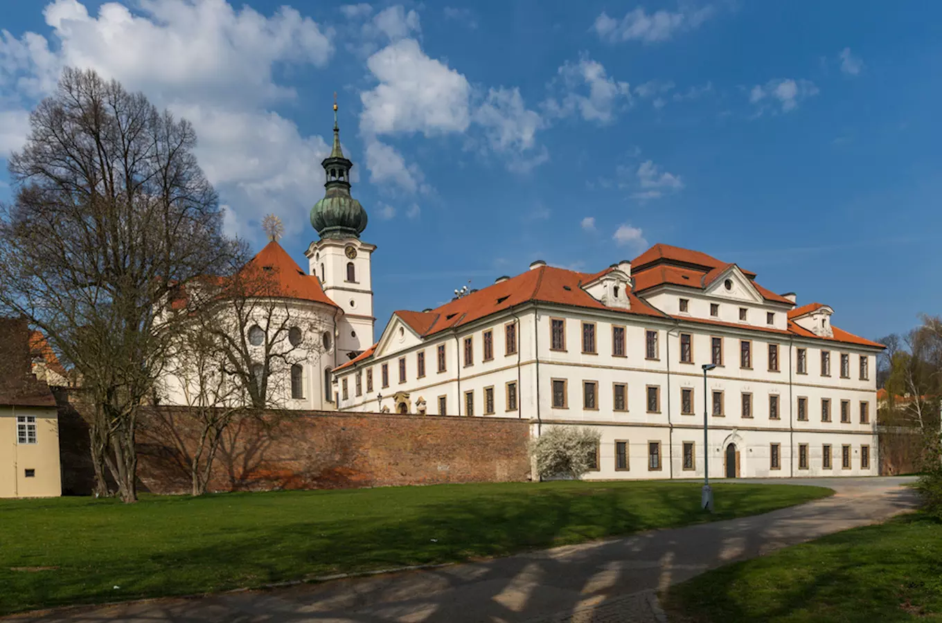 Břevnovský klášter – nejstarší fungující klášter v ČR