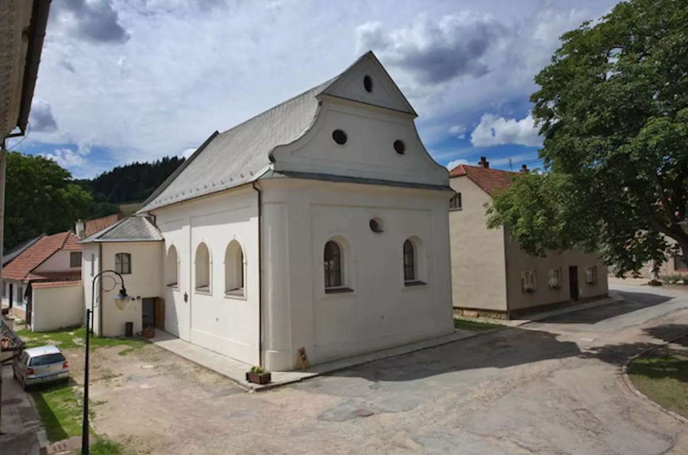 Židovská synagoga a hřbitov v Lomnici