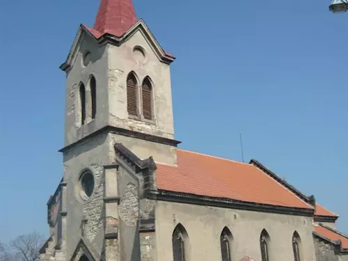 Kostel sv. Šimona a Judy v Dolíně