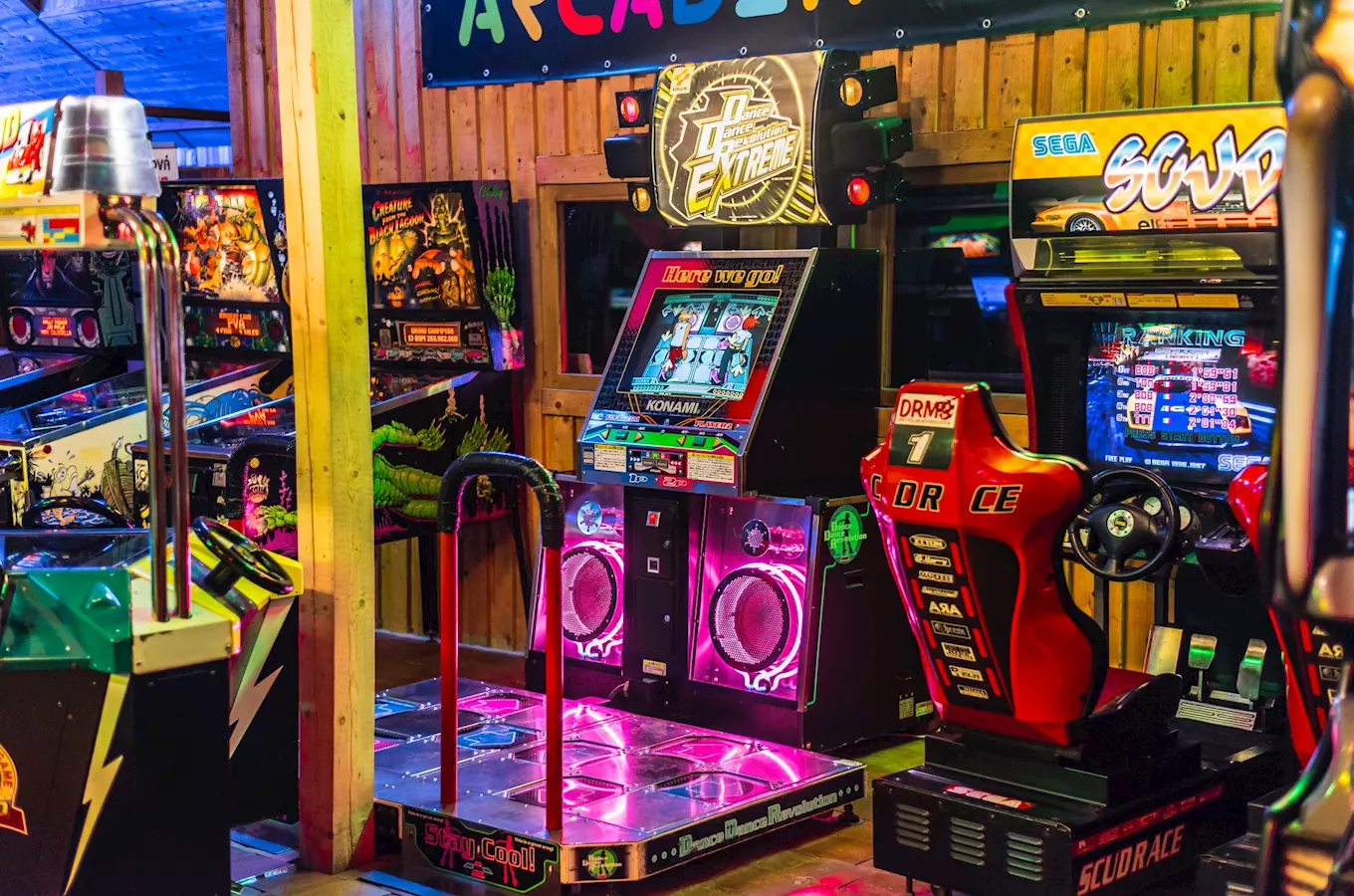 Arcade Hry – legendární retroherní zábavní centrum věnované arkádovým videohrám