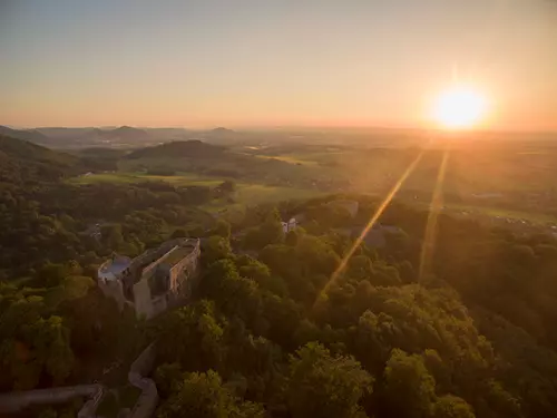 Nejrozsáhlejší zřícenina v Česku – hrad Hukvaldy na Moravě