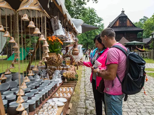 Zvonečkový jarmark láká na tradiční setkání hrnčířů, keramiků a dráteníků