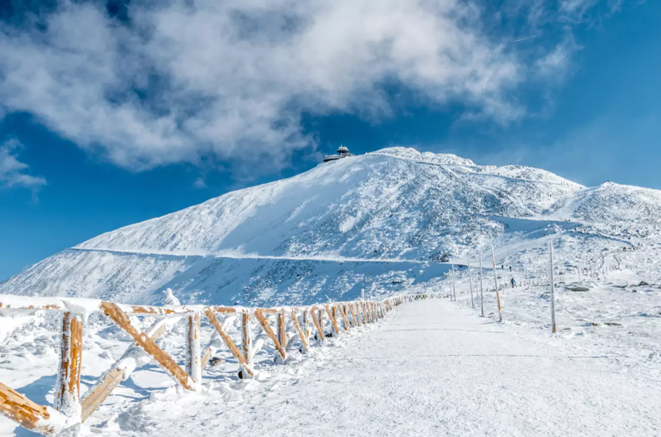 7 věcí, které nevíte o… lanovce na Sněžku a rekordních lanovkách u nás i ve světě