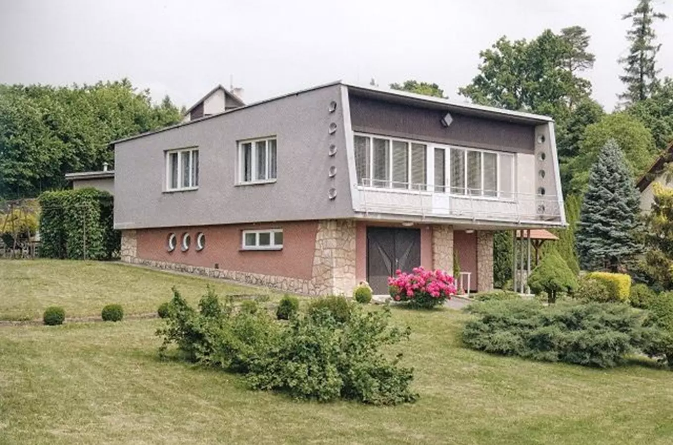 Dům Šumperák – nejrozšířenější typ rodinné vily za socialismu