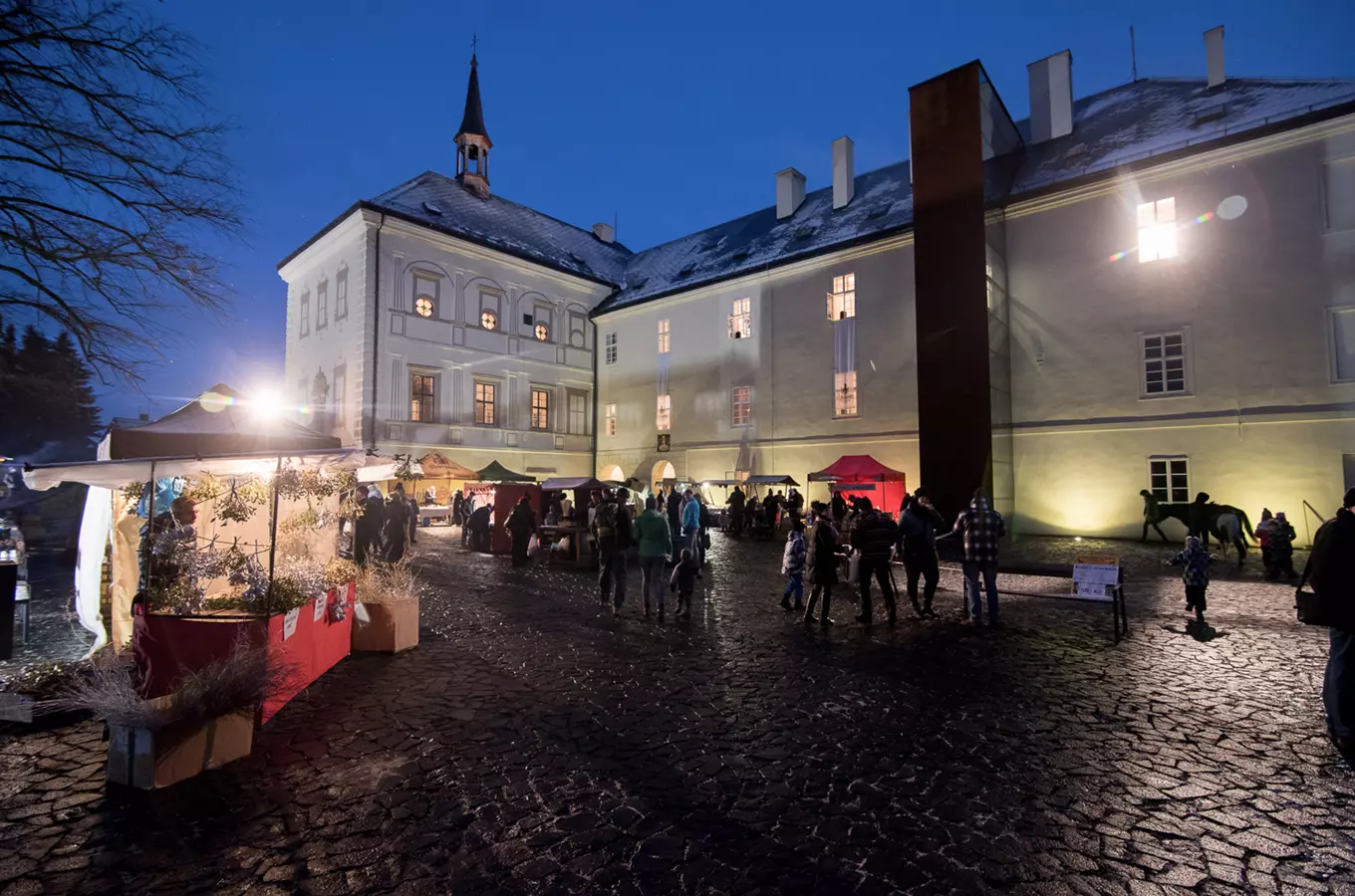 Adventní trhy na zámku Svijany