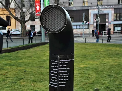 Poeziomat na náměstí Míru v Praze – první stroj na poezii na světě