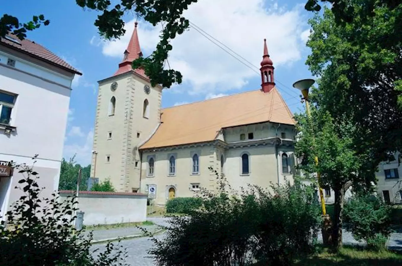 Kostel sv. Bartoloměje v Bakově nad Jizerou