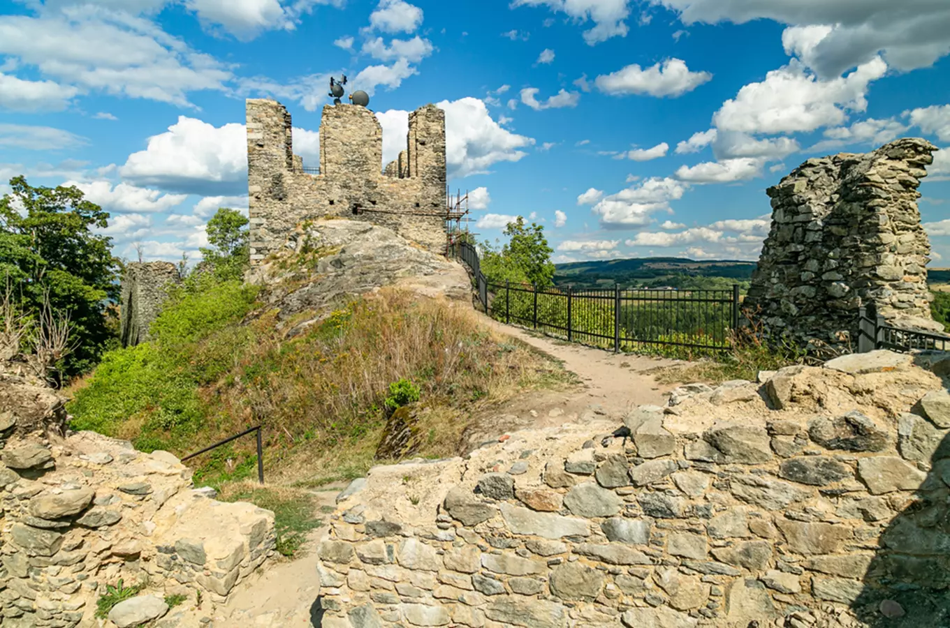 #světovéČesko a Andělská Hora: hrad andělské paní a krásných výhledů