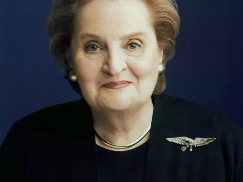 Madeleine Albrightová – historicky první ministryně zahraničních věcí USA 