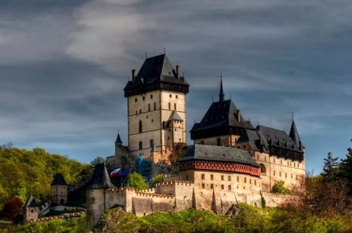 Karlštejn vlastním tempem.... aneb křížem krážem hradem bez průvodce! 