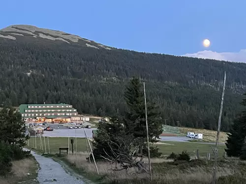 Hotel Špindlerova bouda – východiště turistických tras v Krkonoších