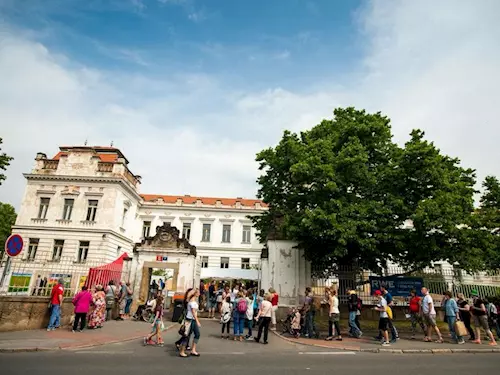 Mezi ploty 2023 – hudební a divadelní festival v Bohnicích