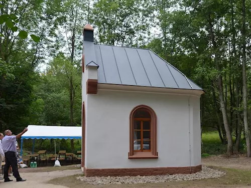 Bystřická kaple – symbol přátelských vztahů mezi bývalými a dnešními obyvateli Krkonoš