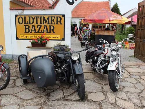1. muzeum motocyklů a automobilová galerie Lesná u Znojma