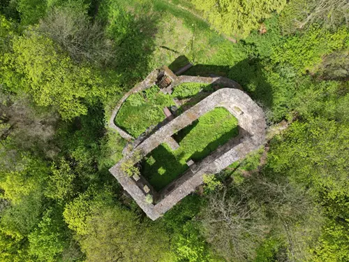 Zřícenina hradu Vlčtejn nedaleko Blovic