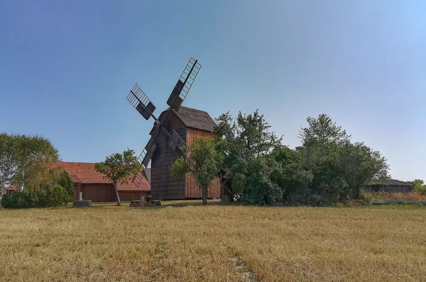 Mlýn Partutovice - nejzachovalejší větrný mlýn německého typu v České republice