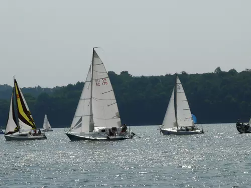 Yachting na Vranovské přehradě