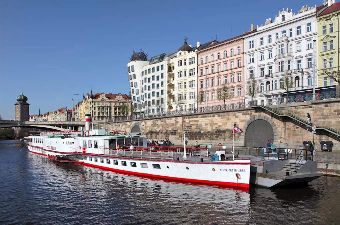 Nejstarší parník na Vltavě – parník Vyšehrad v Praze